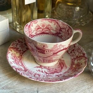 Olde Allon Ware Hampton Ivory England red and white China cup and saucer